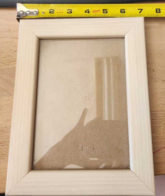 Uniek frame 7 x 9" Free Standing Easel Portrait or Landscape