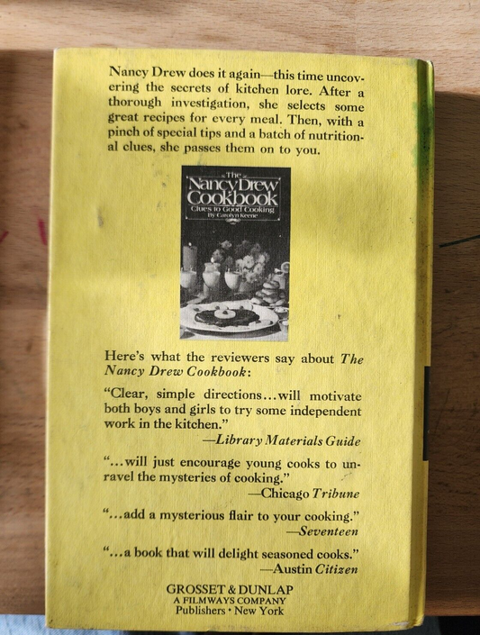Nancy Drew Mystery Stories #11: The Clue of the Broken Locket - 1965