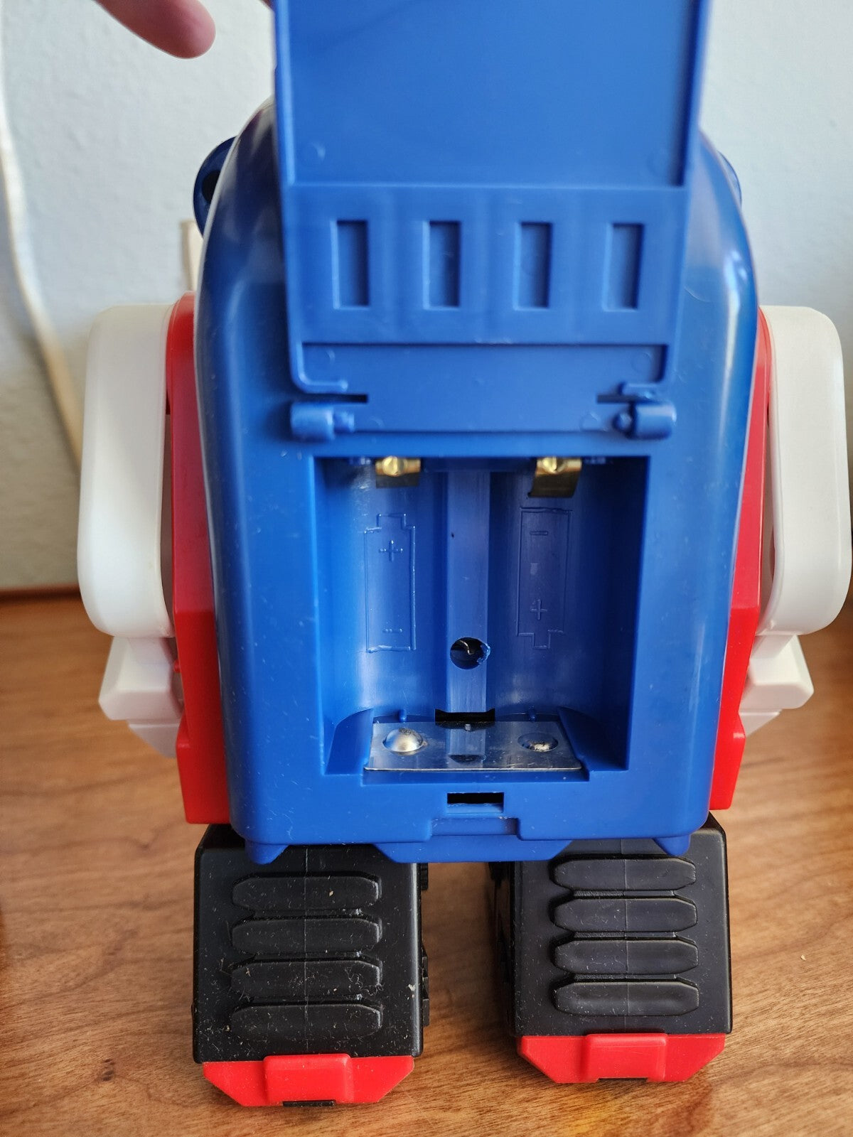 Battery operated Robot Lambda I. Not Tested