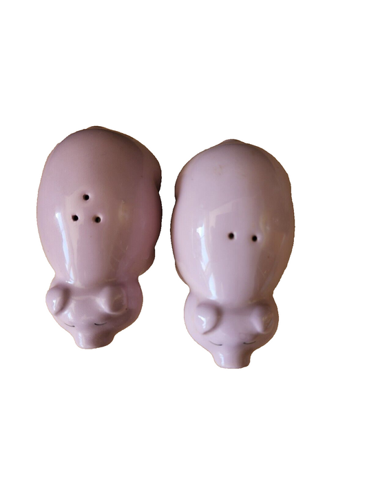 Vintage Kissing Pigs Salt and Pepper Shaker Set Magnetic Kissing Pigs S&P EUC