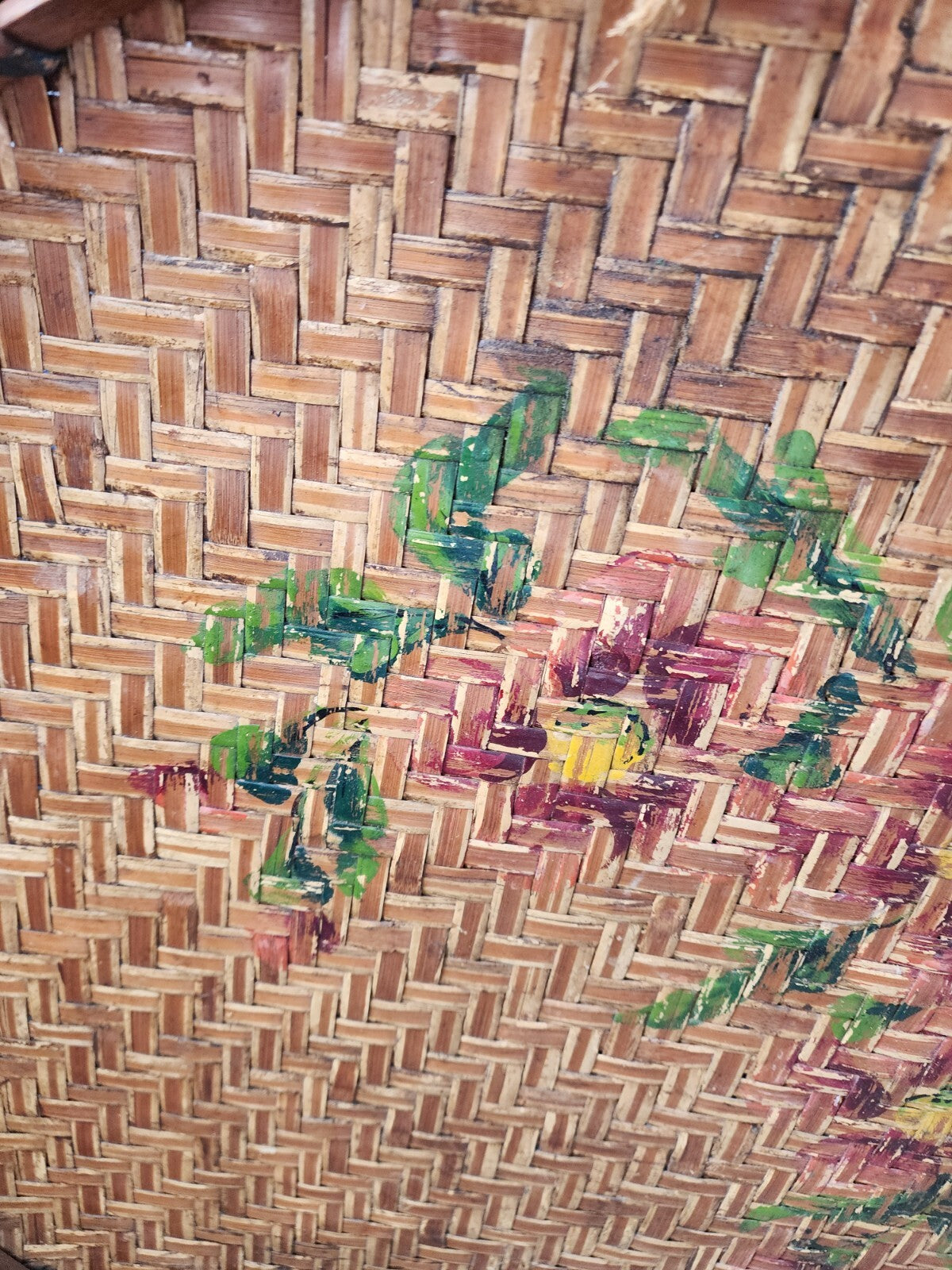 19th Century Floral Chinese Woven Bamboo Serving Tray 27" Diameter