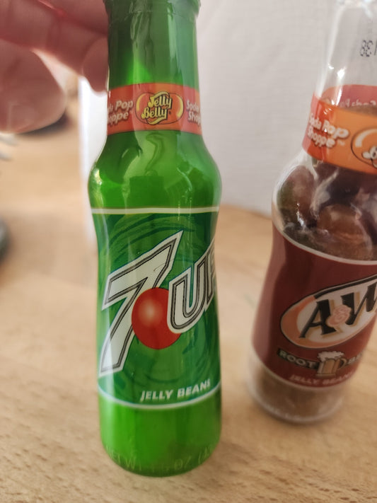 Lot of 2 2006 Jelly Belly A&W & 7UP CANDY 5” Bottle Container Soda Jellybeans