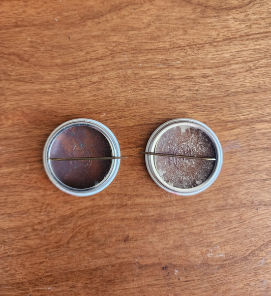 Pair of Oregonians For Nixon Agnew Pinback Buttons