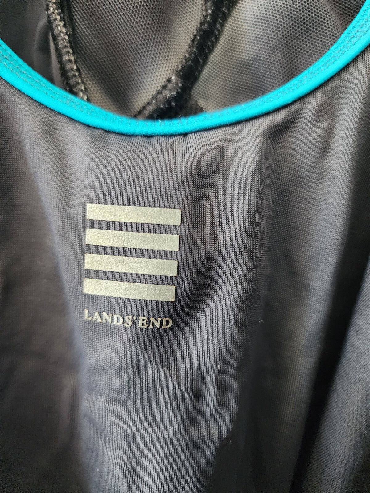 LANDS END WOMEN ONE PIECE SCOOP NECK CROSS-BACK SWIMSUIT BLACK SIZE 16