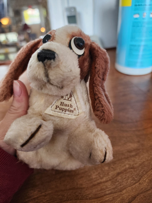 Vinntage Hush Puppy BASSET HOUND DOG 5" Plush