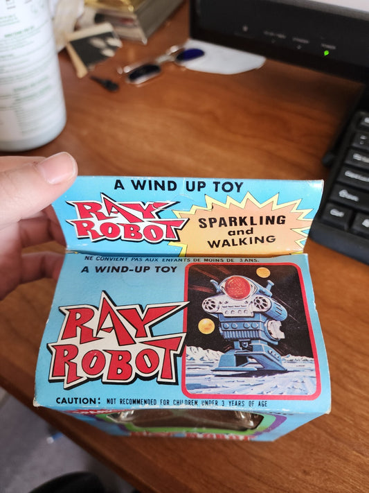 ROBOT Ray Robot sparkling and walking WORKS!