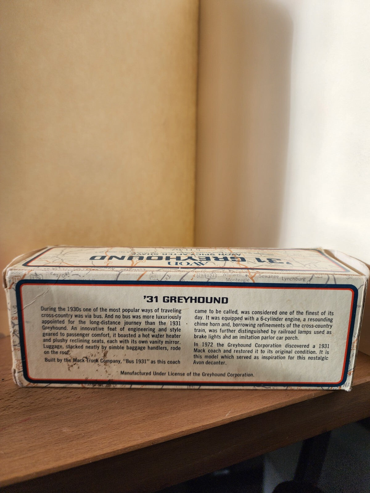 Vintage Avon Blue Greyhound Bus Line 5 oz. Everest After Shave