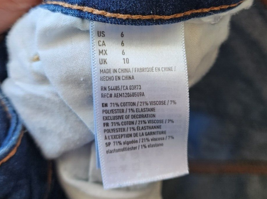 American Eagle Ripped Jean Shorts Womens Size 6