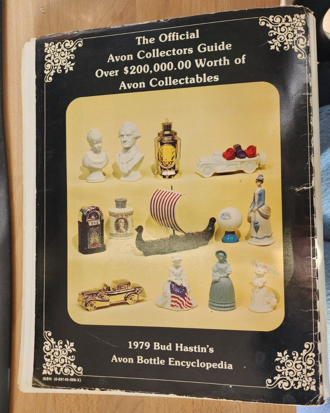Bud Hastin's Avon Bottle Encyclopedia - 1979 - ACCEPTABLE