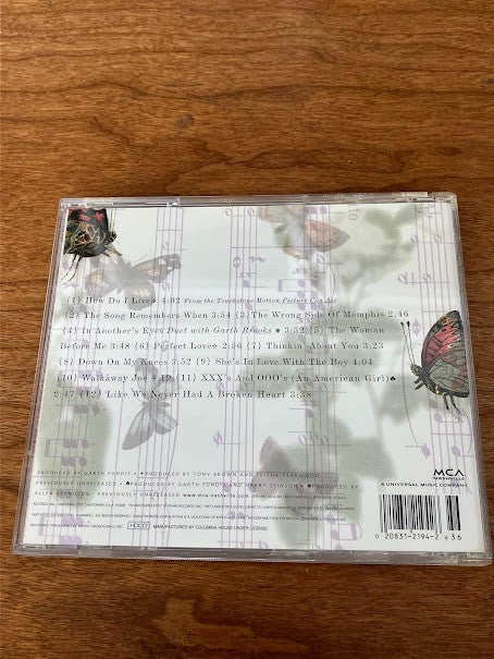 CD - Trisha Yearwood: a collection of hits {songbook}