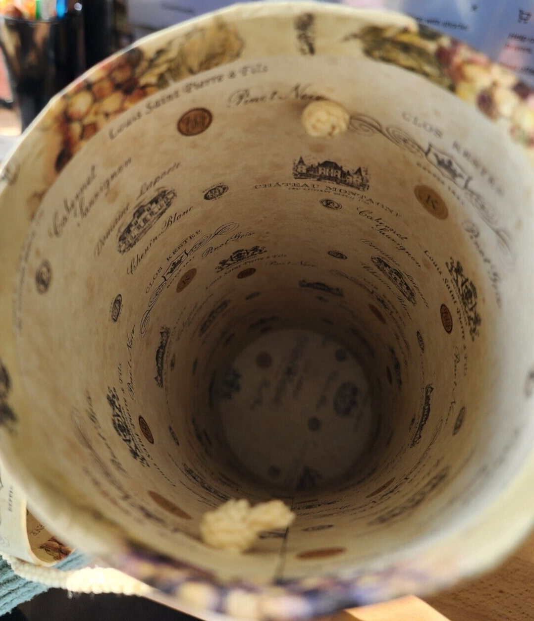 Tri-Coastal Design Wine Bottle Tube Gift Box 2004 Lauren Hamilton-13” - VG