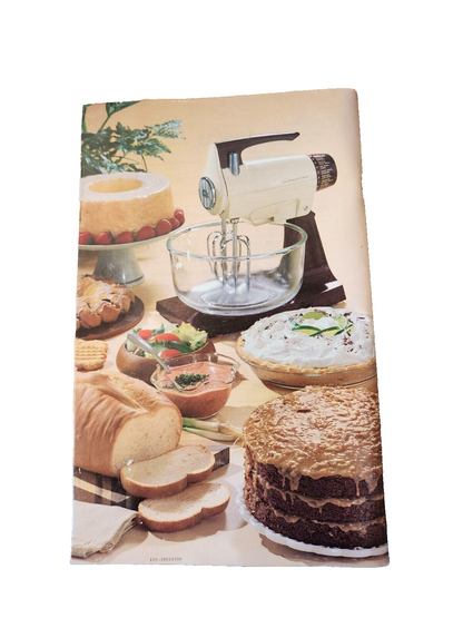 Vtg Sunbeam Deluxe Mixmaster Mixer Recipes Cookbook 1975 LIKE NEW