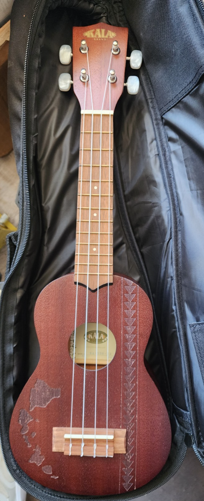 Kala KA-15S-H2 Satin Mahogany Soprano w/ Hawaiian Islands Engraving & Case