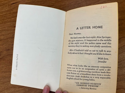 The Cat Among the Pigeons - Agetha Christie