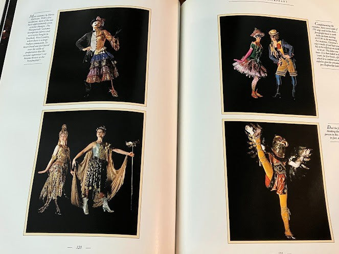 The Phantom of the Opera: POP-UP BOOK & The Complete Phantom of the Opera