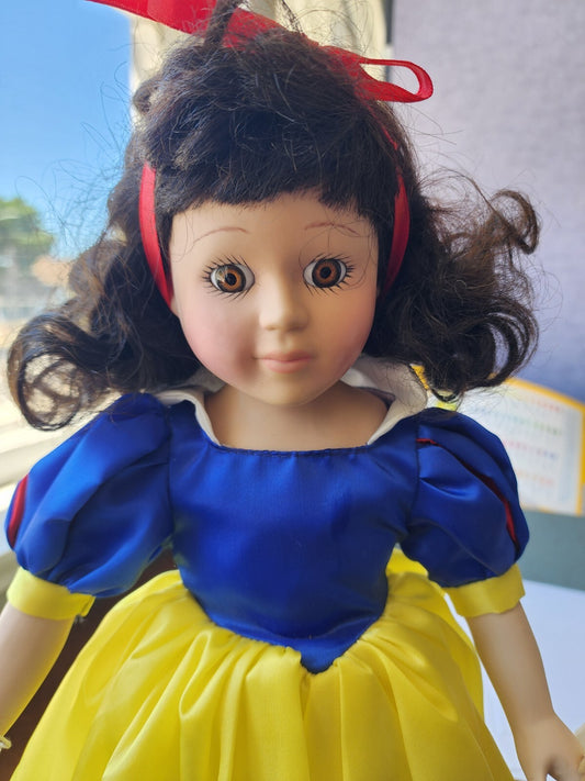 Snow White Doll Carol Gordon Story Book Collection