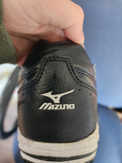 Mens 9 spike Mizuno 8.5 Black/White Shoes