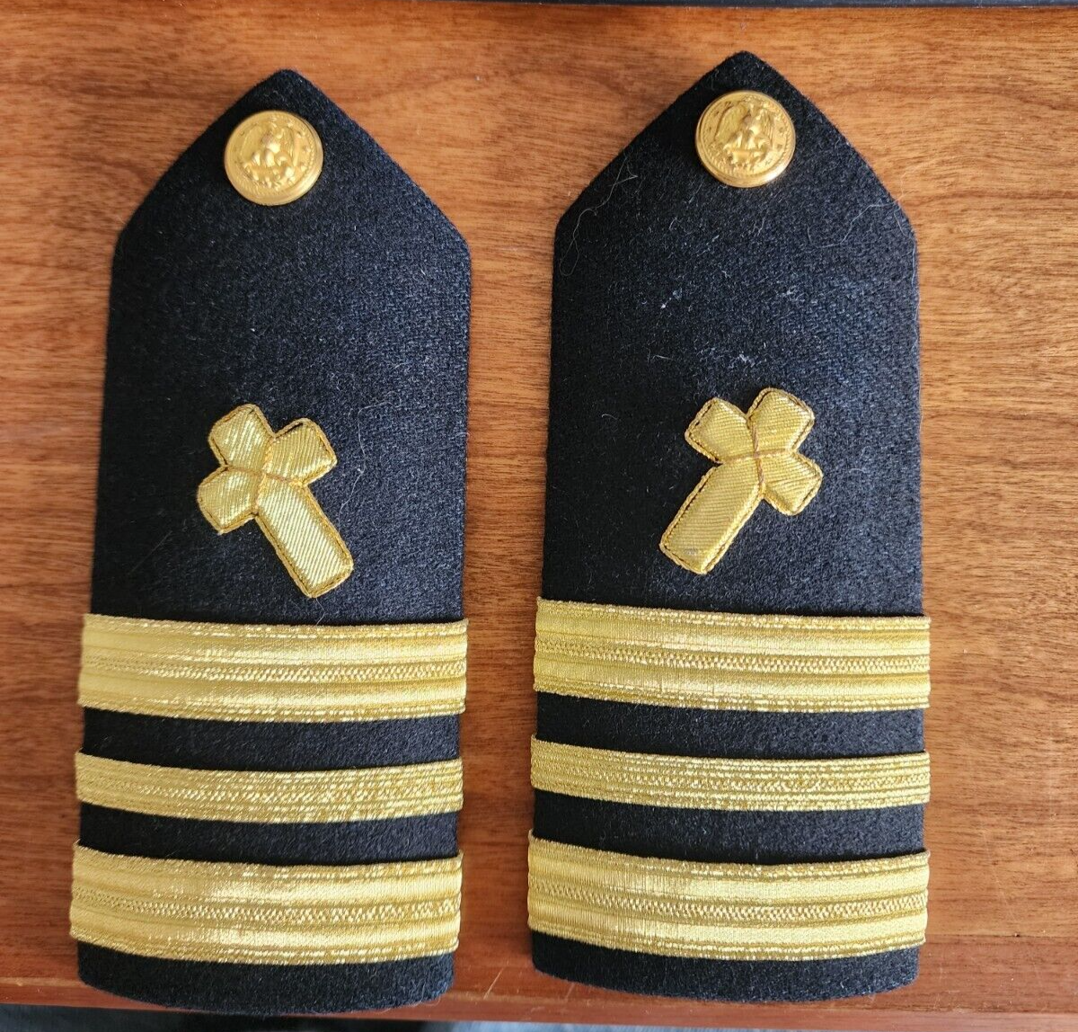 U.S. Navy Shoulder Board: Lieutenant Commander Christian Chaplain - MALE