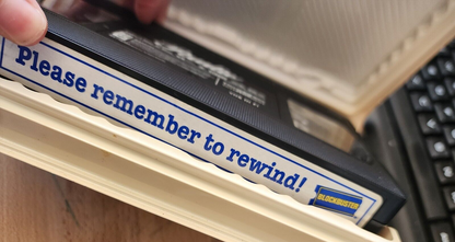 Paulie (VHS, 1998, Clamshell) - Acceptable