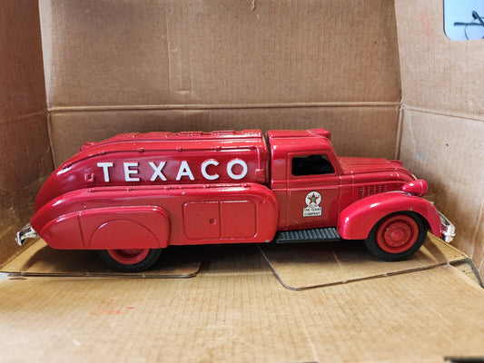 ERTL COLLECTOR'S SERIES #10 1939 DODGE AIRFLOW TEXACO LOCKING COIN BANK