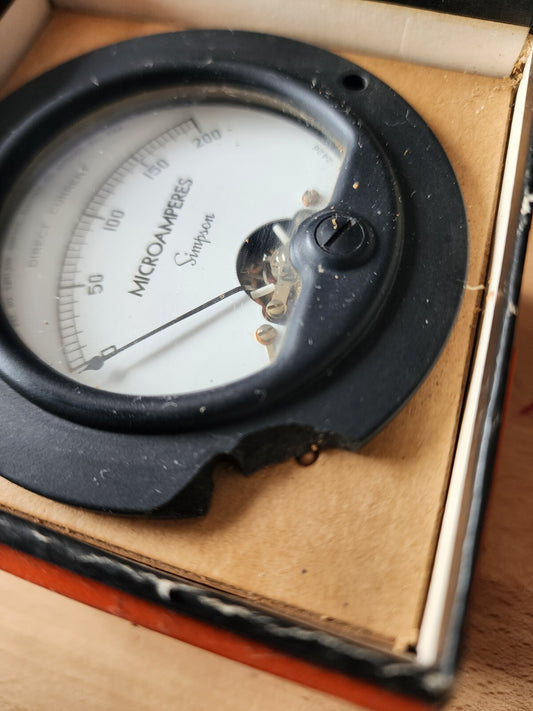 Microamperes Simpson Direct Current 0-200 no. 2051,399