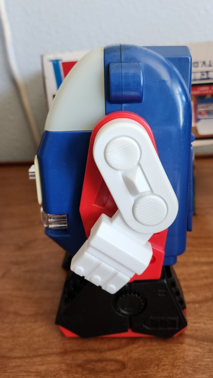 Battery operated Robot Lambda I. Not Tested