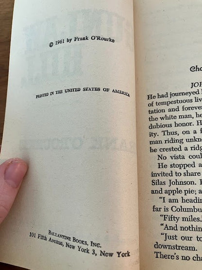 Paperback Westerns by Frank O'Rourke - lot of 2