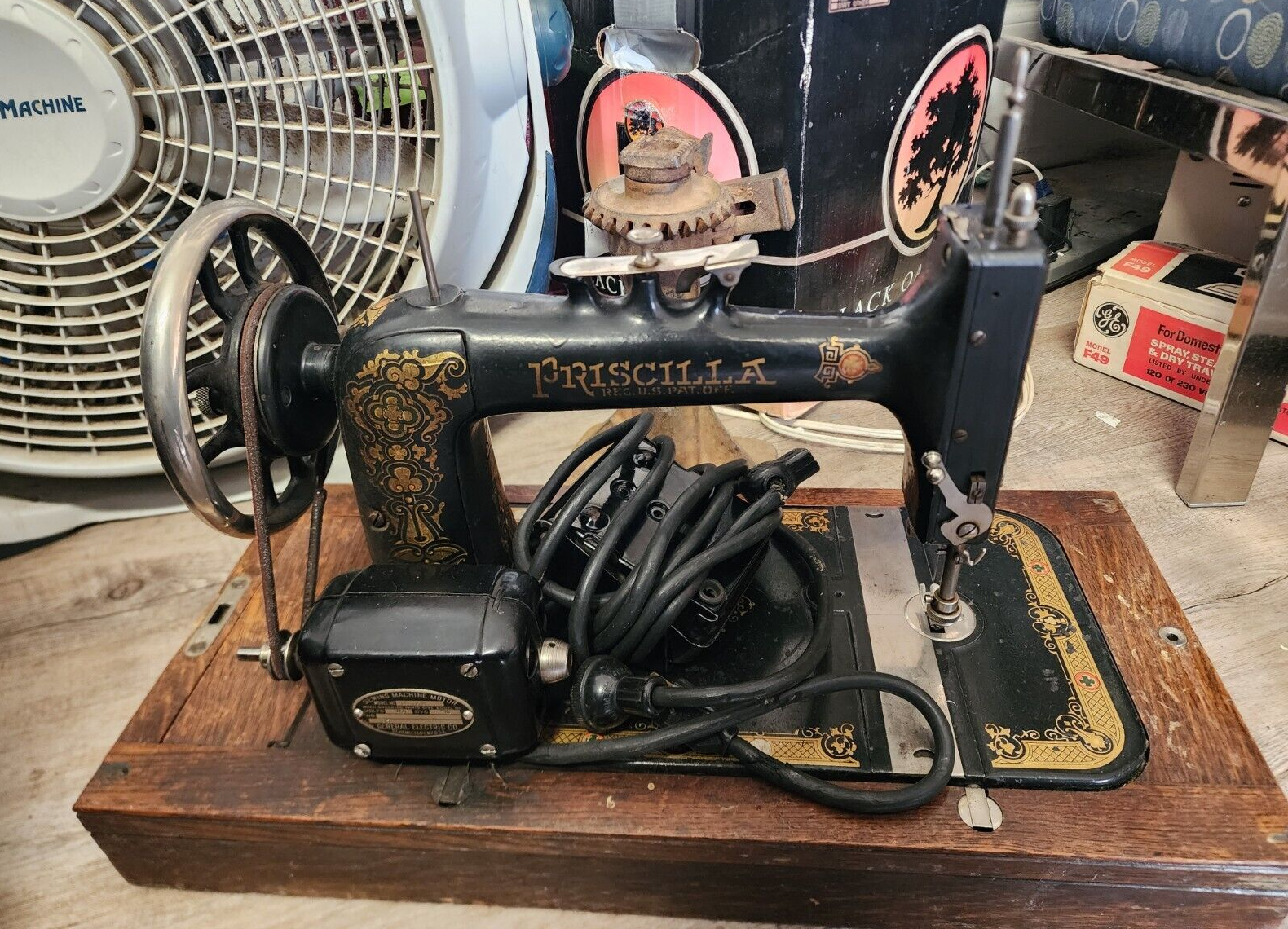 Priscilla Sewing Machine Model 30388 - With Wooden Case & Pedal