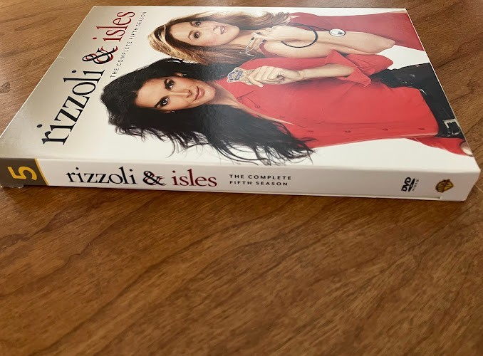Rizzoli & Isles: The Complete Fifth Season - By Tess Gerritsen