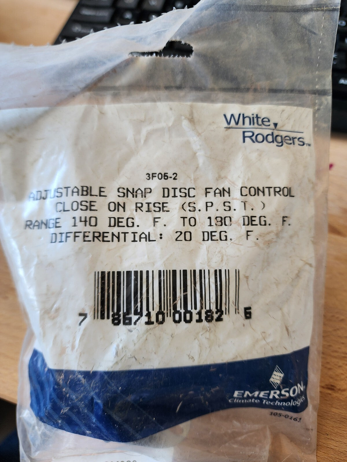 White Rodgers 3F05-2 Adjustable Snap Disc Fan Control Close on Rise