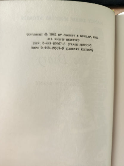 Nancy Drew The Clue In The Diary #7 Vintage Carolyn Keene (1962)