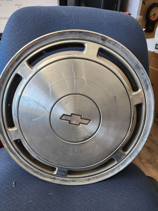 Chevrolet Caprice hubcap 1986-1996 fits 15 inch wheels 10219110, 3168B 01 Oem