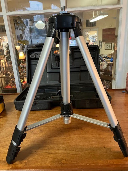 Laser Level with Tripod - UNTESTED