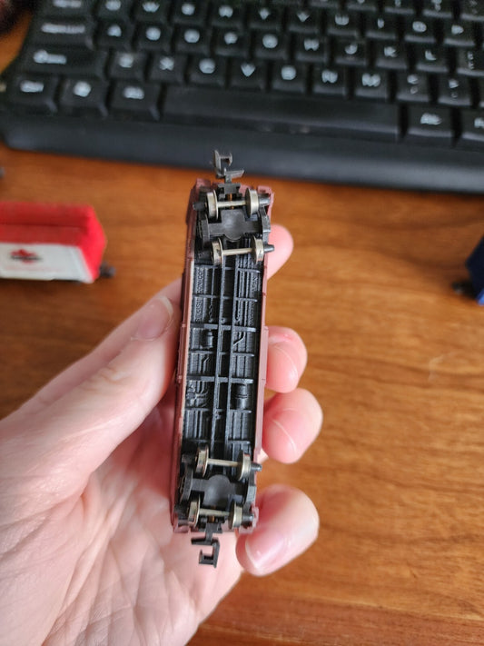 Microtrains N Scale Pennsylvania PRR 4701 Weathered Standard Box Car