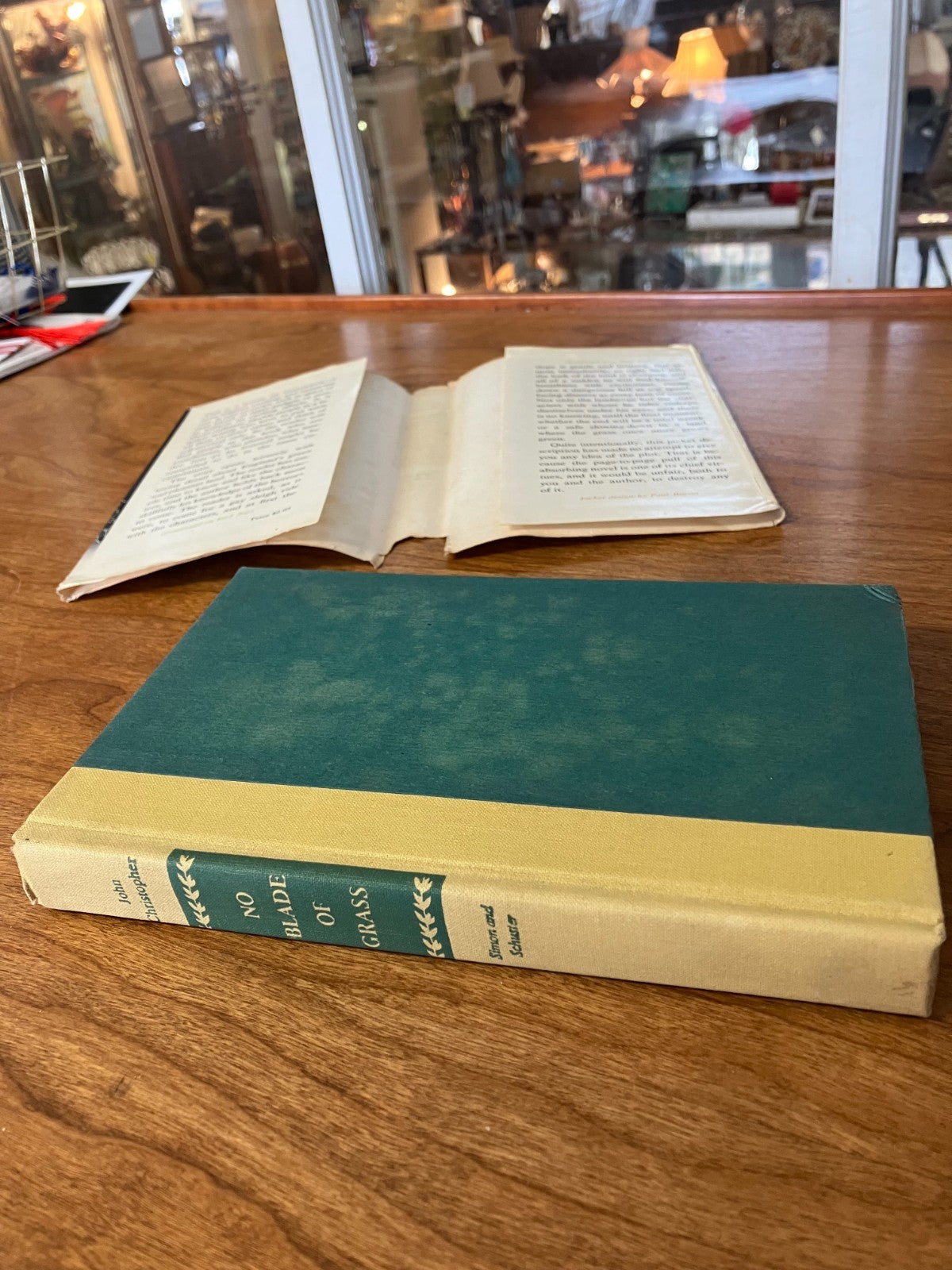 Book: No Blade of Grass by John Christopher