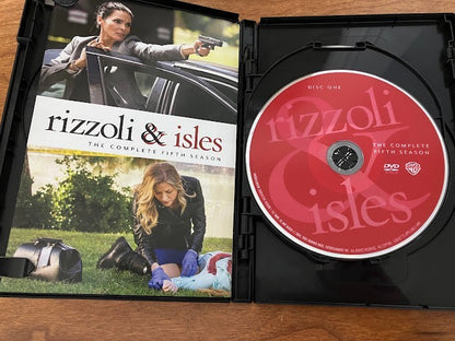 Rizzoli & Isles: The Complete Fifth Season - By Tess Gerritsen
