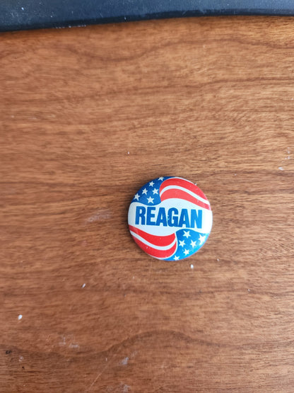 Vintage 1976 Ronald Reagan Republican Logo Pin Buttons