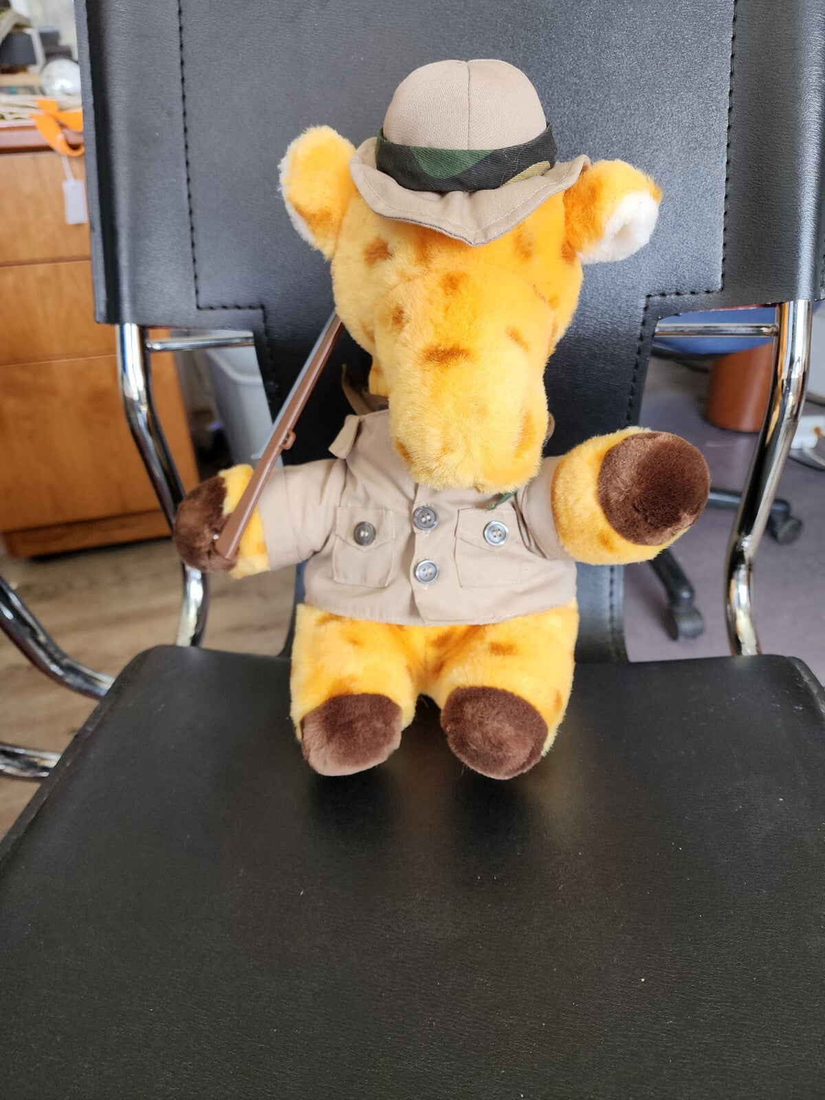 Vtg CHOSUN Safari Hunter Giraffe Plush Animal 13"