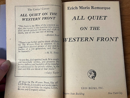 Vintage Paperback - Erich Maria Remarque: All Quiet on The Western Front