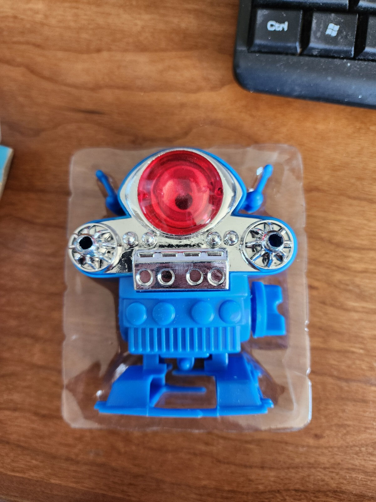 ROBOT Ray Robot sparkling and walking WORKS!