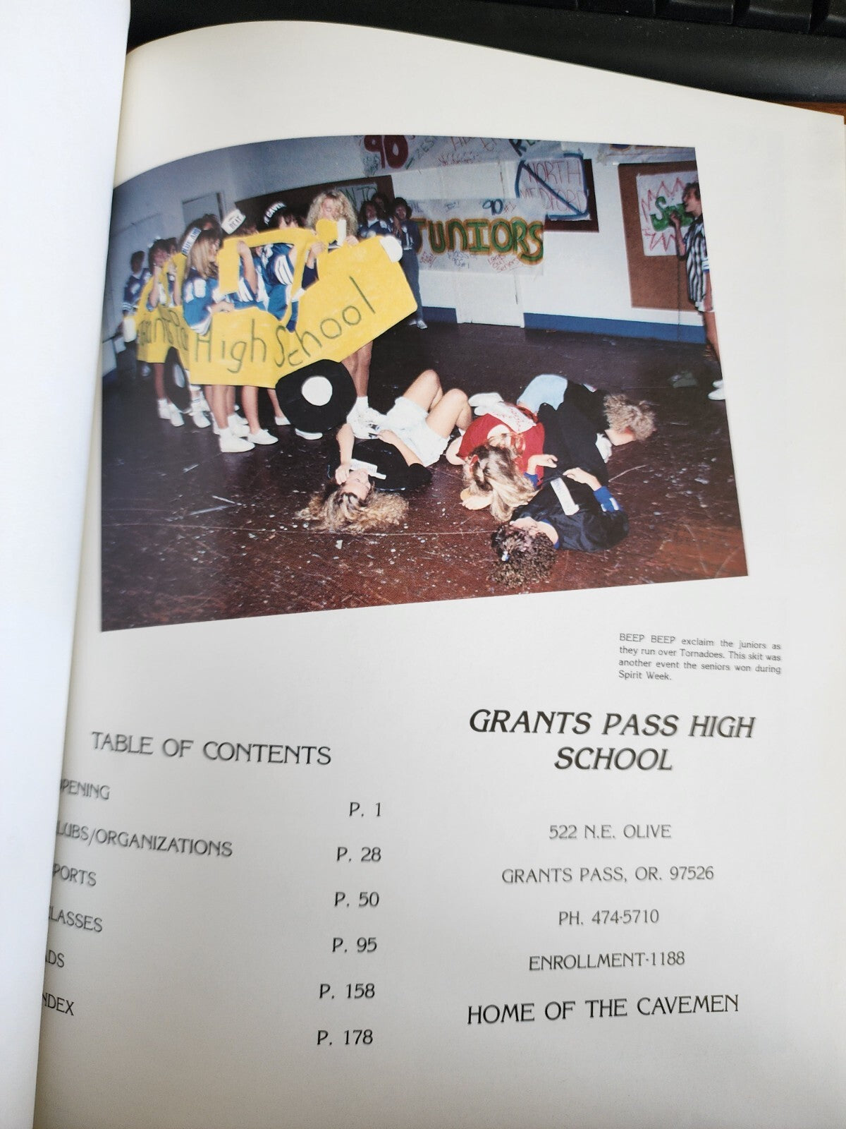 TOKA 1989 YEARBOOK Grants Pass High School (Oregon) - VERY GOOD
