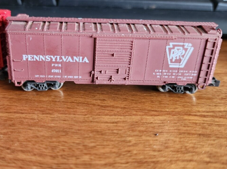 Microtrains N Scale Pennsylvania PRR 4701 Weathered Standard Box Car