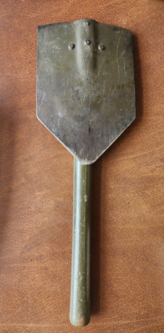 Made in TAIWAN Military Style Green Paint Foldable Trench Shovel Tool