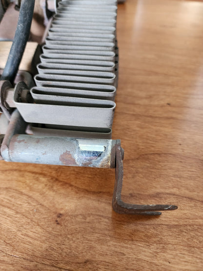 Vtg Hoyt Model No. BT-2A 6 & 12 Bolt Dynamic Battery Loadmaster Tester