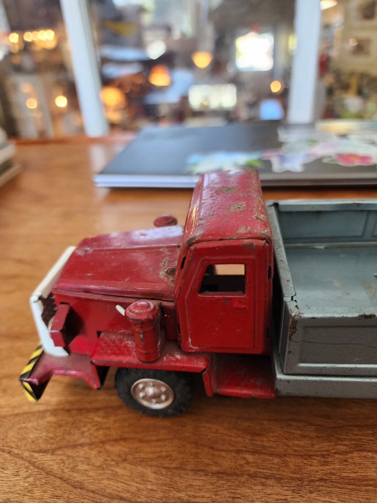 Vintage Japan Friction Truck Toy (license plate s-1136)
