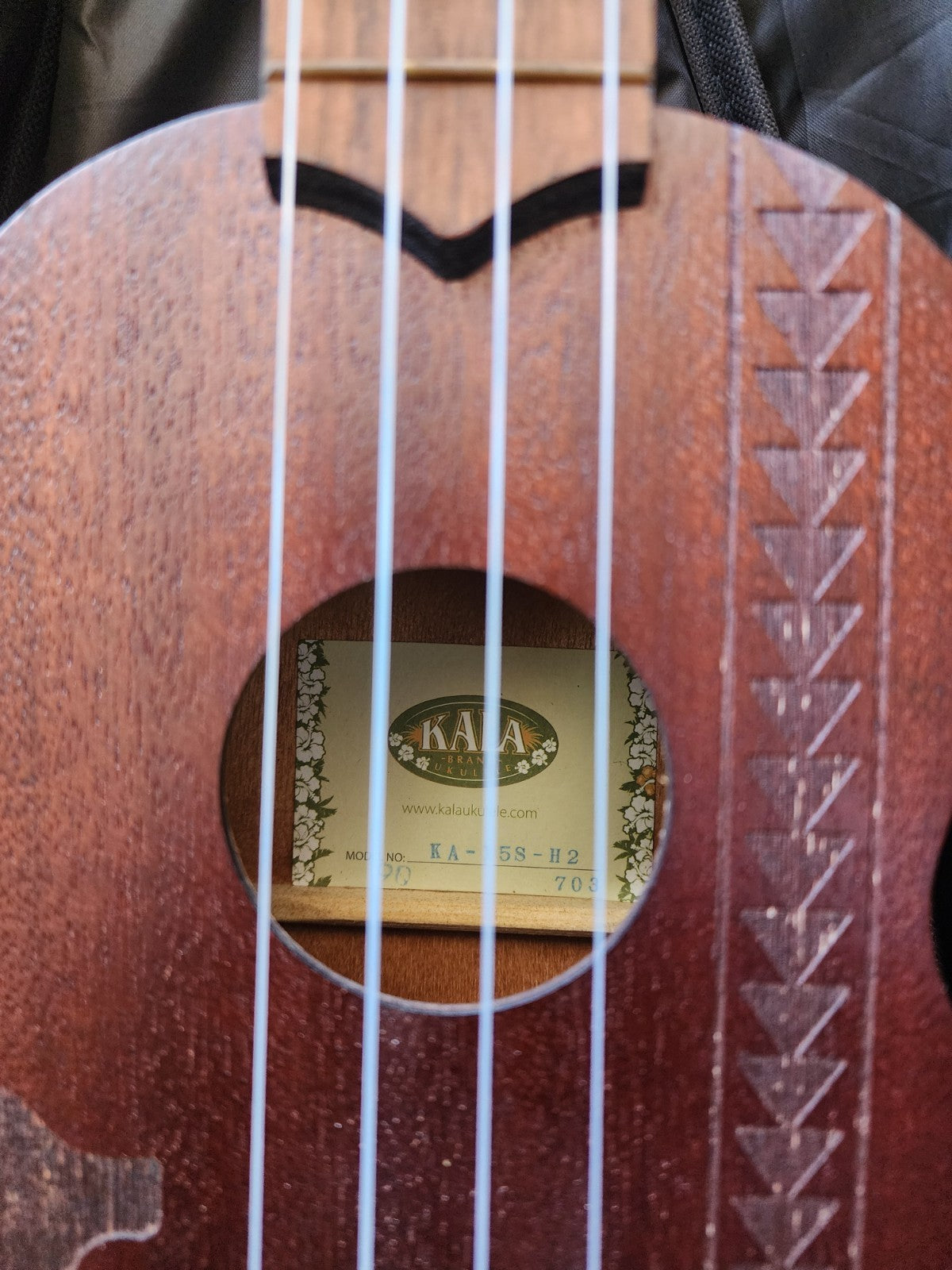 Kala KA-15S-H2 Satin Mahogany Soprano w/ Hawaiian Islands Engraving & Case