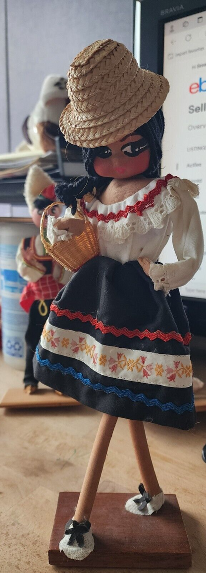 Pre-owned Colombian hand painted Doll w/ basket 13"