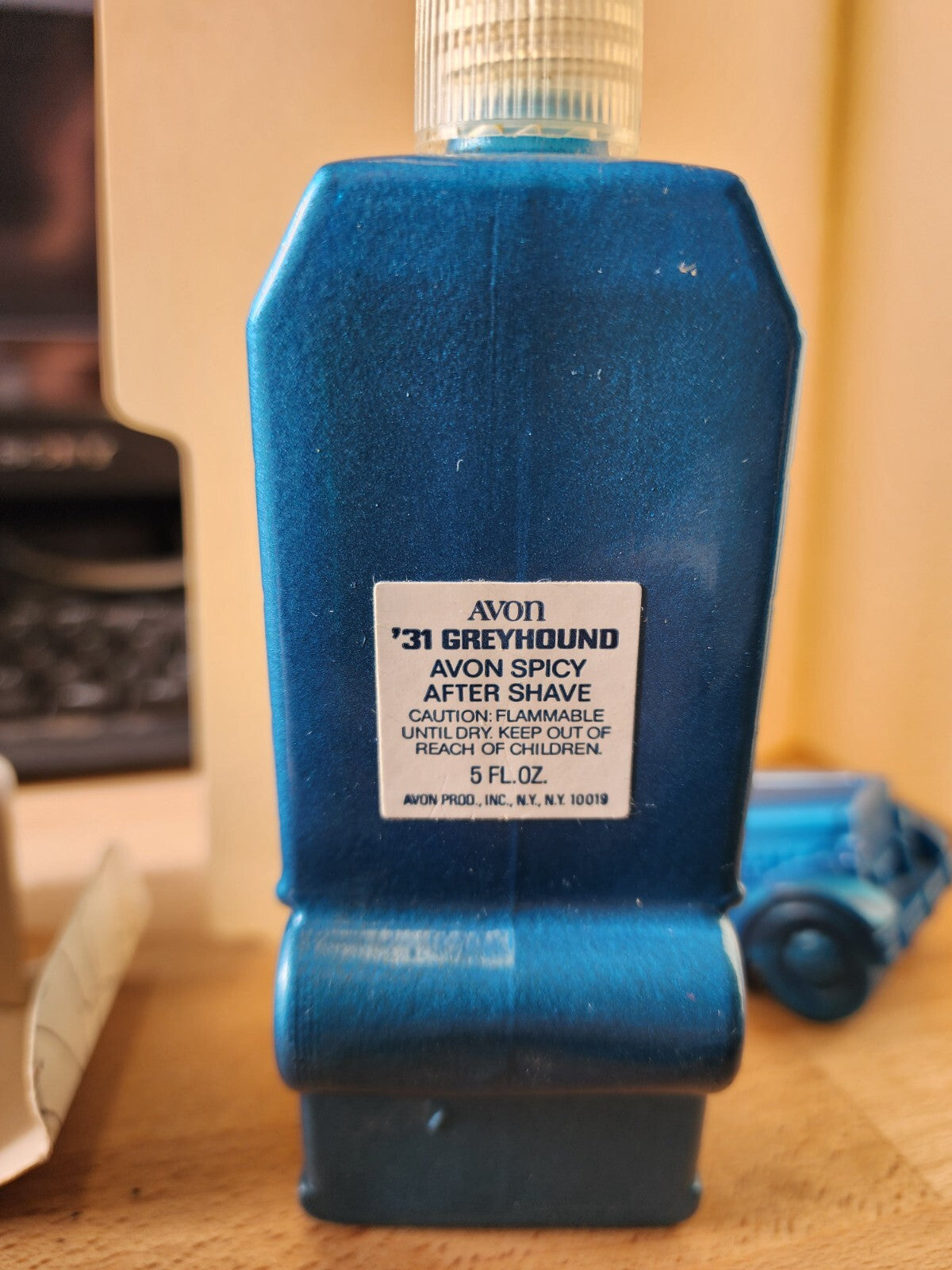 Vintage Avon Blue Greyhound Bus Line 5 oz. Everest After Shave