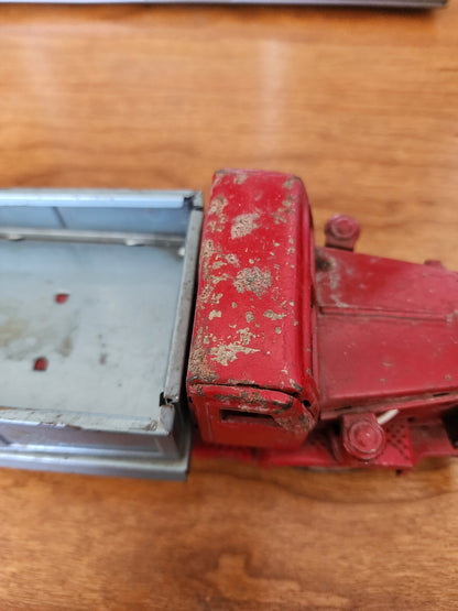 Vintage Japan Friction Truck Toy (license plate s-1136)