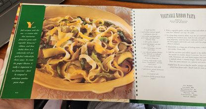 Great Taste-Low Fat: Over 200 Delicious Recipes Under 400 Calories - VG